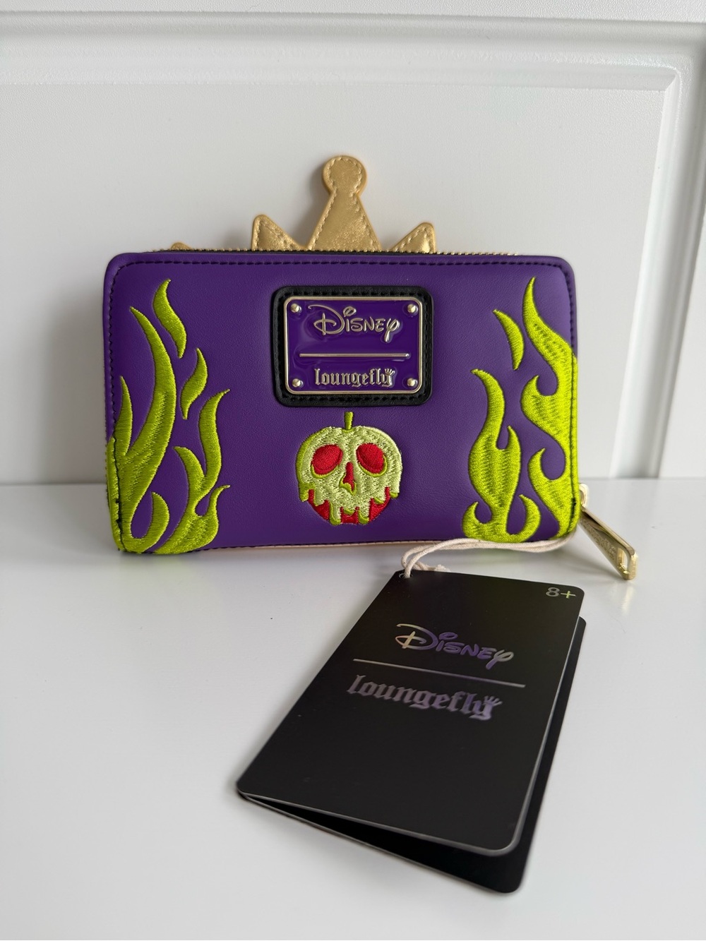 Loungefly Disney’s Evil Queen Sequined Backpack NWT - Picture 7 of 8